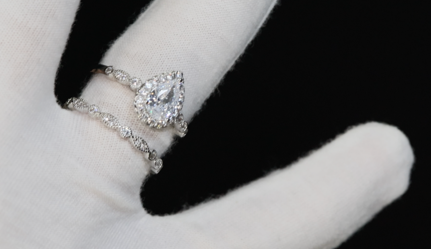 Pear Engagement Ring Set