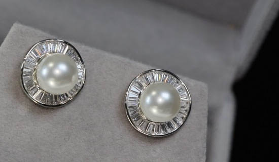 Baguette Pearl Ear Studs