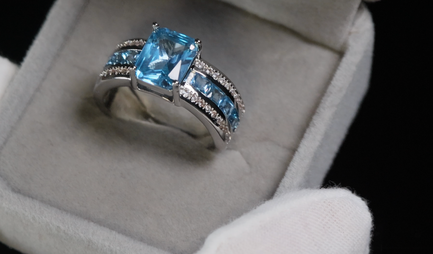 Blue Gemstone Ring | Blue Diamond Ring | Big Blue Diamond Ring