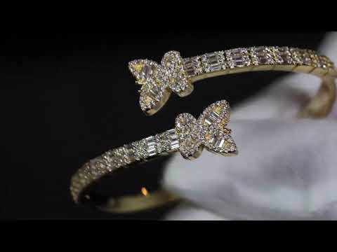 Load and play video in Gallery viewer, Gold Diamond Butterfly Bracelet
