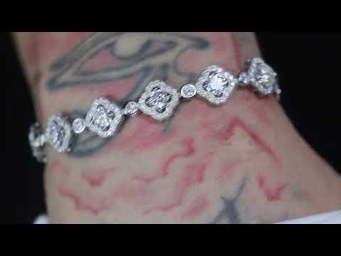 Load and play video in Gallery viewer, Moissanite Clover Bracelet
