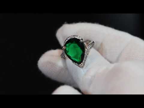 Green pear cut diamond ring