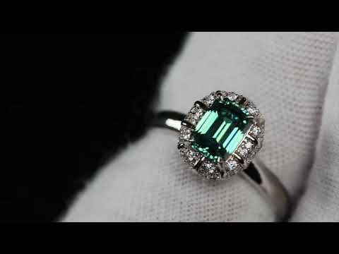 Load and play video in Gallery viewer, Womens Green Moissanite Diamond Ring
