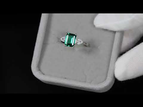 Load and play video in Gallery viewer, Colombian Emerald Engagement Ring
