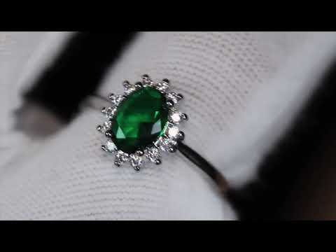 Load and play video in Gallery viewer, Womens Green Diamond Ring
