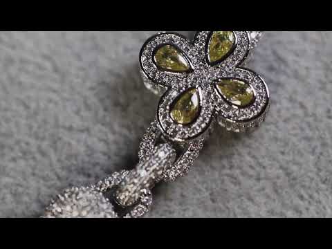 Load and play video in Gallery viewer, Yellow Diamond Clover Chain
