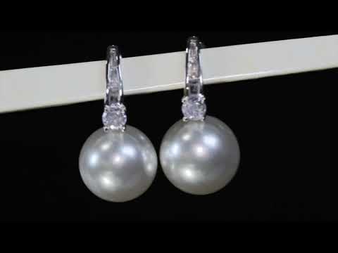 Load and play video in Gallery viewer, Diamond Pearl Earrings
