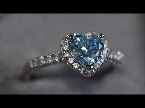 Load and play video in Gallery viewer, Blue Moissanite Diamond Heart Ring
