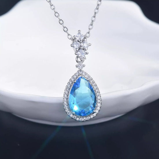 AQUAMARINE BLUE DIAMOND PENDANT & NECKLACE